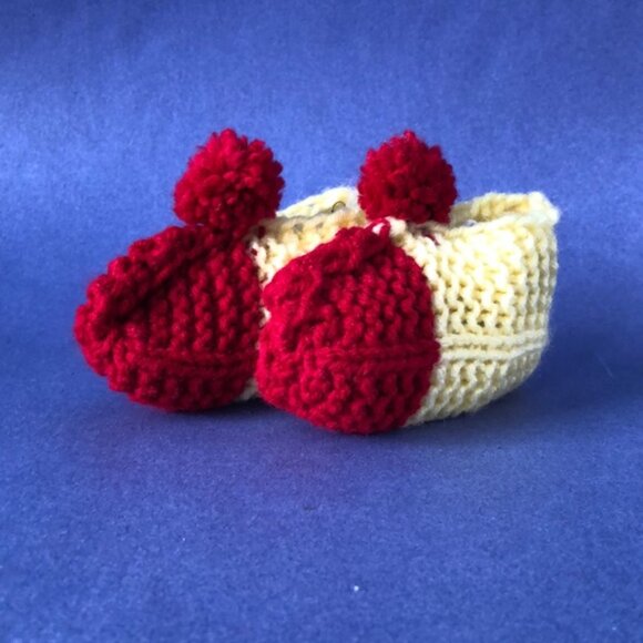 NWT Vintage Handmade Knitted Burgundy Yellow Children’s Slipper Booties - Picture 1 of 3